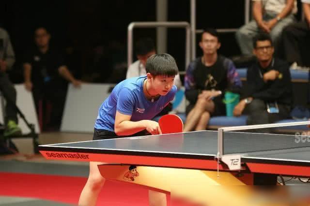 他们是在落 他们是在落